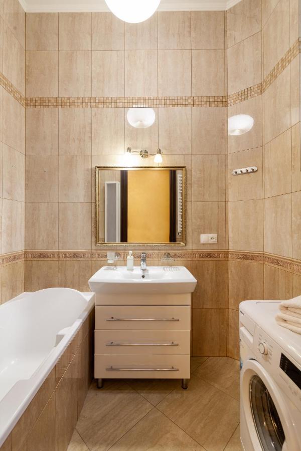 Alfa Apartments Levytskoho Lviv Exterior photo